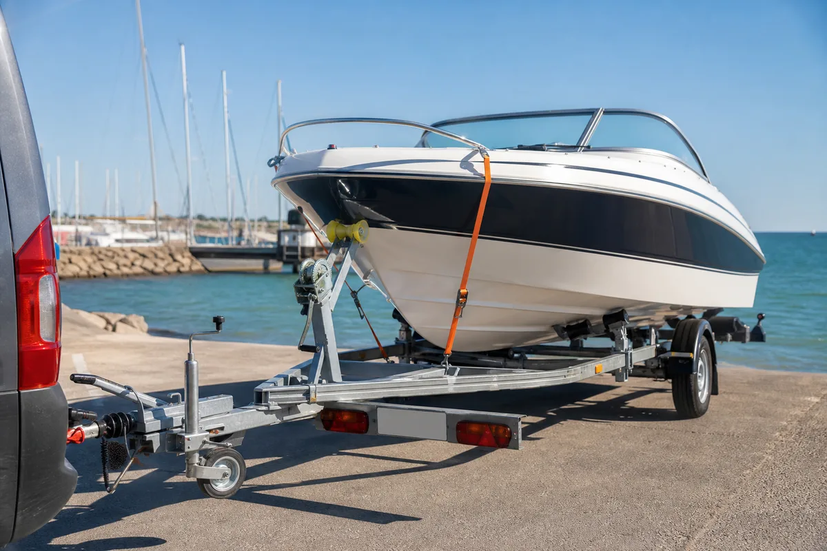 Location de remorque pour bateau : tarifs et points de vigilance
